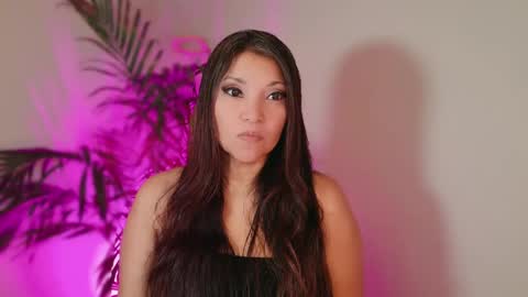 DivineLynn online show from May 2026 12:44:01 PM