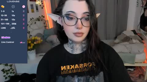 Snapshot of dixipixi_ chatting on September 2025 05:31:01 AM dixipixi_ online show from September 2025 05:31:01 AM