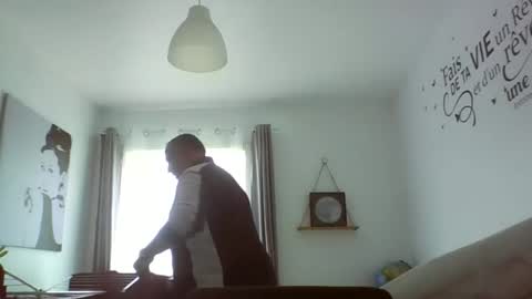 Snapshot of djeauzy77 chatting on April 2026 08:31:02 AM djeauzy77 online show from April 2026 08:31:02 AM