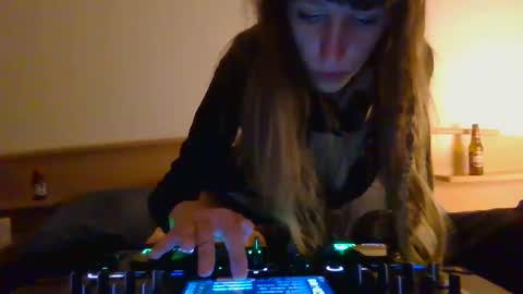 Djsmissb online show from February 2025 12:20:01 AM