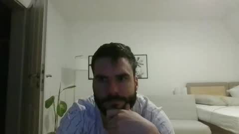 Snapshot of dobricic chatting on December 2025 04:58:01 PM Dobricic online show from December 2025 04:58:01 PM