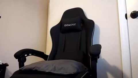 Snapshot of doghouse77 chatting on September 2025 02:01:02 AM Steve online show from September 2025 02:01:02 AM