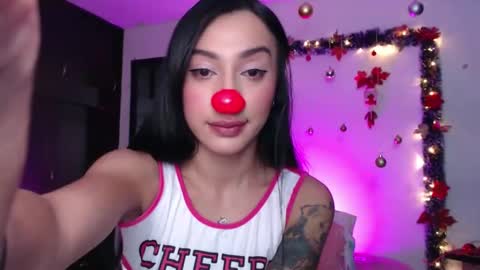 Snapshot of dolceclown_ chatting on December 2024 07:10:01 AM dolceclown_ online show from December 2024 07:10:01 AM