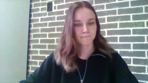 dolcezza_ online show from April 2026 11:11:01 AM