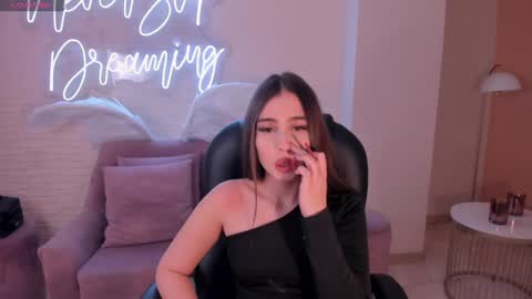Snapshot of dolcieelliot chatting on January 2025 01:41:02 PM Dolcie online show from January 2025 01:41:02 PM
