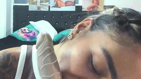 Snapshot of doll_celeste19 chatting on February 2025 10:55:01 PM C E L E S T E online show from February 2025 10:55:01 PM