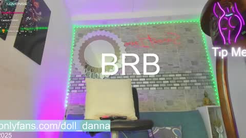 Snapshot of doll_danna chatting on February 2025 01:25:02 AM Luciana My online show from February 2025 01:25:02 AM
