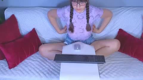 Snapshot of doll_tessa chatting on July 2026 04:11:01 PM Tessa online show from July 2026 04:11:01 PM