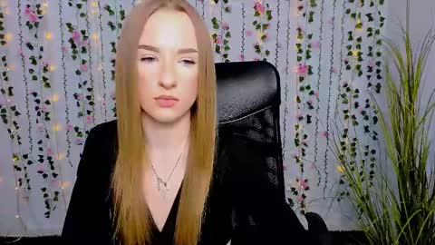 doll_vey online show from March 2025 03:39:01 PM