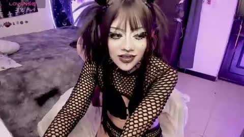 Snapshot of dolly_bones chatting on June 2026 10:35:01 PM dolly_bones online show from June 2026 10:35:01 PM