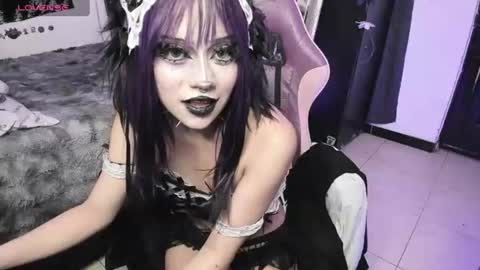 Snapshot of dolly_bones chatting on July 2026 05:54:02 AM dolly_bones online show from July 2026 05:54:02 AM