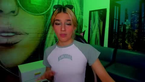 Dolly pocket online show from March 2026 09:18:02 PM