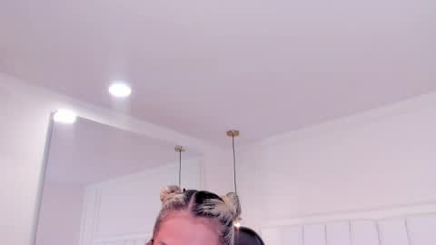 Snapshot of dolly_walker chatting on May 2026 02:27:02 AM dolly walker online show from May 2026 02:27:02 AM