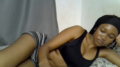 Snapshot of dollyplum chatting on April 2026 07:06:02 AM Cushey online show from April 2026 07:06:02 AM