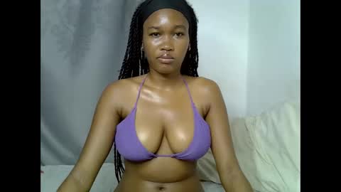 Snapshot of dollyplum chatting on May 2026 05:36:02 AM Cushey online show from May 2026 05:36:02 AM
