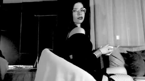 Dolores Sage online show from April 2026 07:25:01 PM