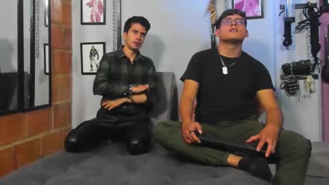 Snapshot of dom2travelers_sm chatting on February 2025 02:14:02 PM Diego Castell online show from February 2025 02:14:02 PM