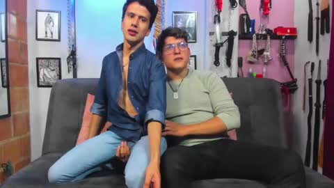 Snapshot of dom2travelers_sm chatting on March 2025 07:53:01 PM Diego Castell online show from March 2025 07:53:01 PM