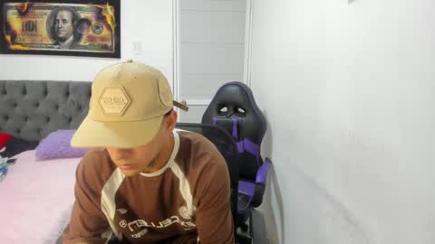 Snapshot of domi_master chatting on February 2025 12:06:01 AM MASTER online show from February 2025 12:06:01 AM