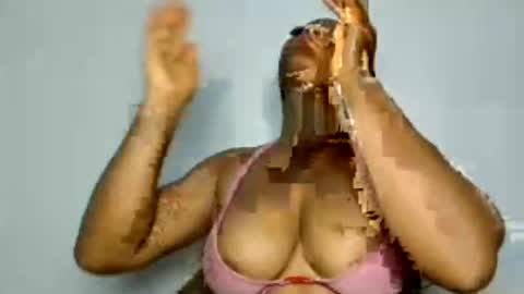 Snapshot of domina_veloura27 chatting on June 2026 09:01:01 AM laura online show from June 2026 09:01:01 AM