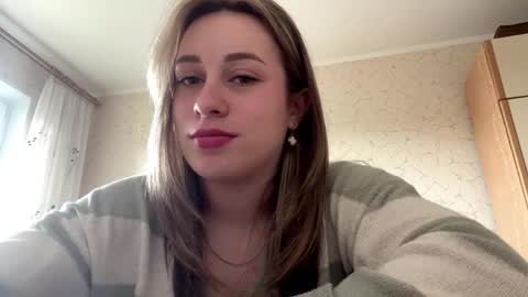 Snapshot of domingadandridge chatting on April 2026 08:19:01 AM Mia online show from April 2026 08:19:01 AM