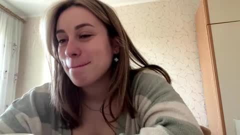 Snapshot of domingadandridge chatting on April 2026 08:09:02 AM Mia online show from April 2026 08:09:02 AM