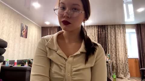 Olivia online show from November 2025 04:11:02 AM