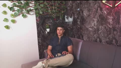 DOMI online show from February 2026 07:39:02 PM