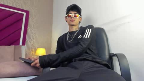 Snapshot of dominic_foox chatting on February 2026 01:56:01 PM Dominic foox online show from February 2026 01:56:01 PM