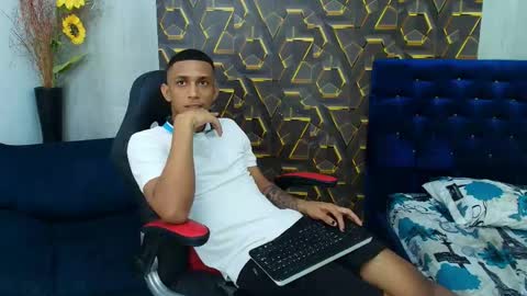 dominic_smith_ online show from April 2026 11:38:02 PM