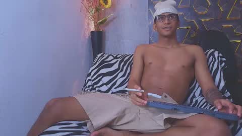 dominic_smith_ online show from June 2026 09:51:02 PM