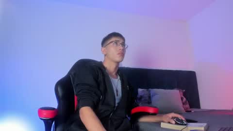 Snapshot of dominik_blake chatting on April 2026 05:40:01 PM Dominik online show from April 2026 05:40:01 PM