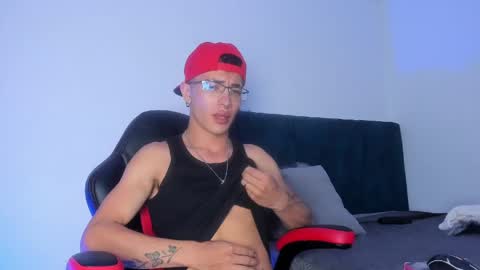 Snapshot of dominik_blake chatting on April 2026 06:19:01 AM Dominik online show from April 2026 06:19:01 AM