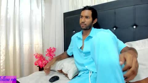 dominikx_ online show from February 2026 12:01:02 PM