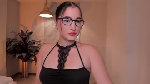Dominique online show from July 2026 09:20:01 PM