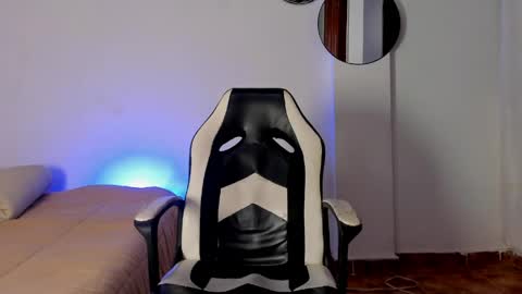 dominyck_ online show from May 2026 05:46:02 AM