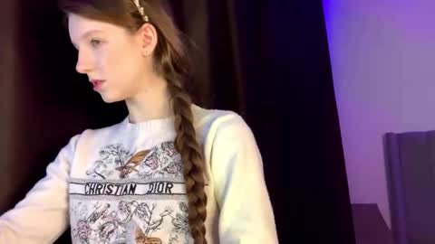 Kira online show from March 2026 10:27:02 PM