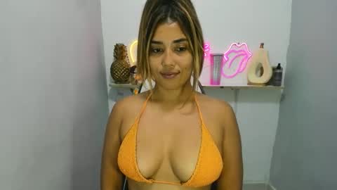 dona_tella online show from April 2026 09:15:02 PM