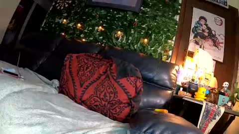 Snapshot of donkellz chatting on October 2025 07:10:02 AM Sapphire Fox online show from October 2025 07:10:02 AM