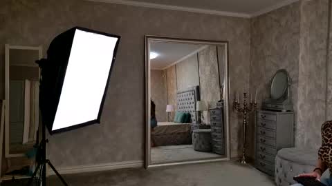 Donna online show from March 2026 05:57:02 PM