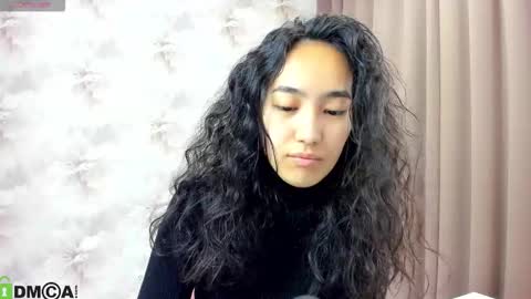 Aura online show from October 2025 03:02:02 AM