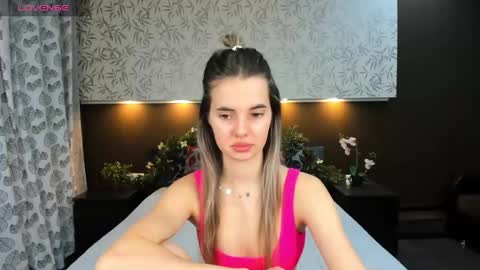 Donna On GMT2 Mon-Fri 3-9 AM online show from December 2024 01:14:01 AM