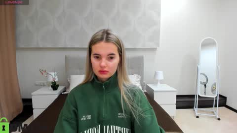 Donna On GMT2 Mon-Fri 3-9 AM online show from November 2025 11:59:01 PM