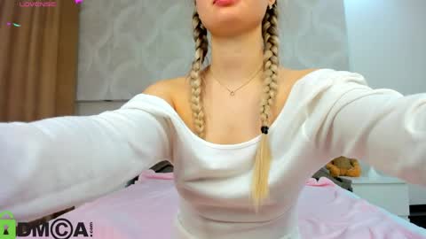 Donna On GMT2 Mon-Fri 3-9 AM online show from April 2026 11:10:02 PM