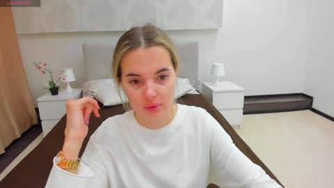 Snapshot of donnaaa_evans chatting on May 2026 11:56:02 PM Donna On GMT2 Mon-Fri 3-9 AM online show from May 2026 11:56:02 PM