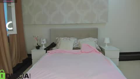 Snapshot of donnaaa_evans chatting on May 2026 11:24:02 PM Donna On GMT2 Mon-Fri 3-9 AM online show from May 2026 11:24:02 PM