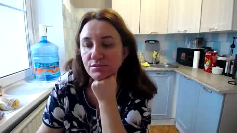 Snapshot of donnalimadonna chatting on December 2024 09:29:02 AM Tatiana 43 curvy sexy body and Joanna redhead 39 years online show from December 2024 09:29:02 AM