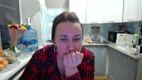 Snapshot of donnalimadonna chatting on January 2025 03:57:01 PM Tatiana 43 curvy sexy body and Joanna redhead 39 years online show from January 2025 03:57:01 PM