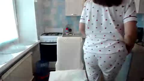 Snapshot of donnalimadonna chatting on September 2025 06:24:01 AM Tatiana 43 curvy sexy body and Joanna redhead 39 years online show from September 2025 06:24:01 AM