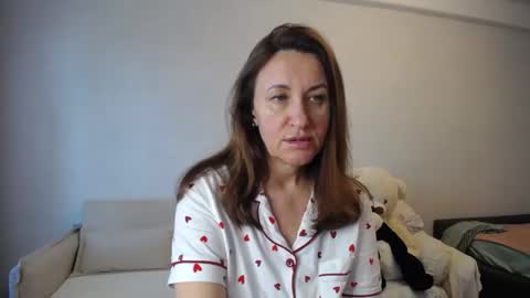 Snapshot of donnalimadonna chatting on September 2025 12:10:01 PM Tatiana 43 curvy sexy body and Joanna redhead 39 years online show from September 2025 12:10:01 PM